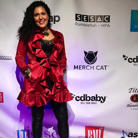 Meet your Posher, Vanessa - Picture 2 of 8